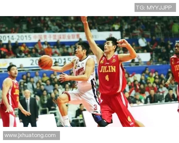 CBA直播吧精彩对决广东队迎战辽宁队全力争胜