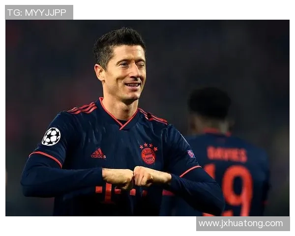 莱万在欧冠赛场火力全开10场12球领跑射手榜金靴稳了